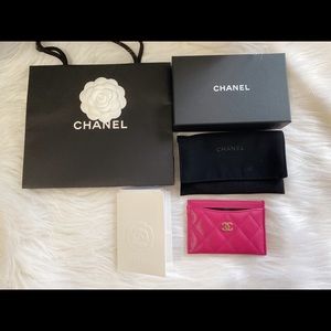 Sold 💕 Chanel Fuchsia Pink Card Holder LGHW